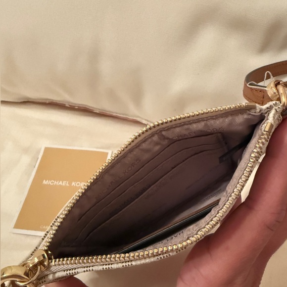 Small MK leather wristlet - Picture 5 of 5